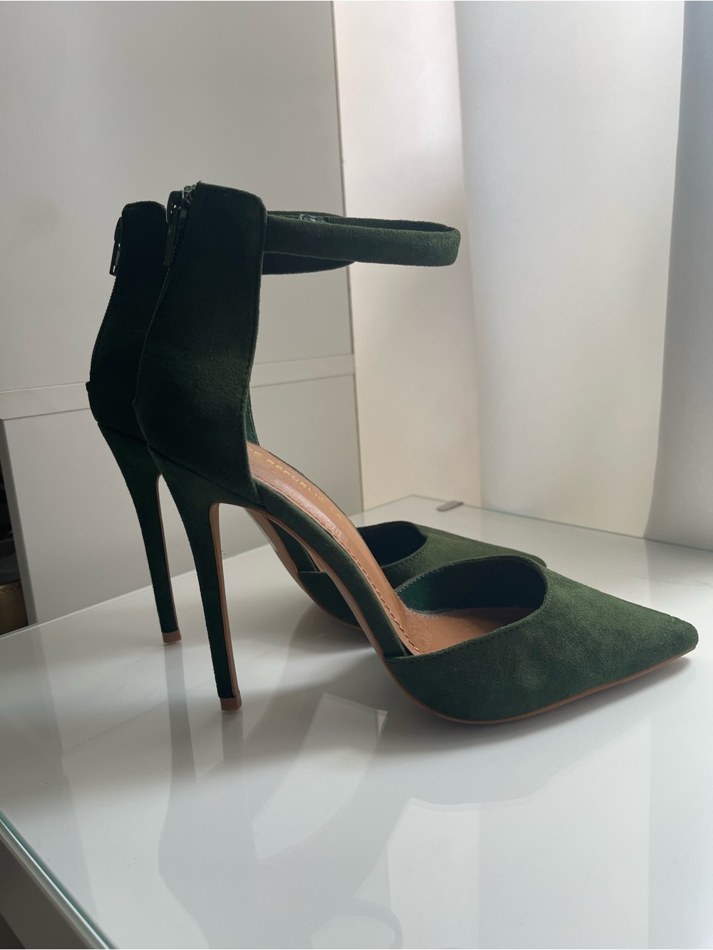 Women's Pointed Toe Green Suede Ankle-Strap Stiletto Pumps